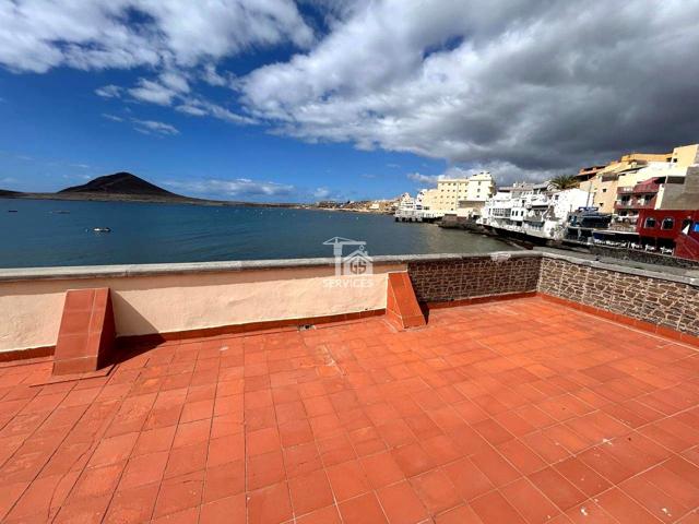 Casa histórica en primera línea de mar-El Médano photo 0