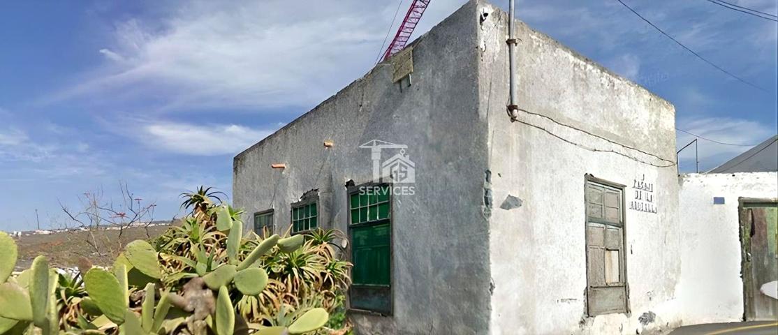 Dos casas con proyecto de rehabilitación en el corazón histórico de Guía de Isora photo 0