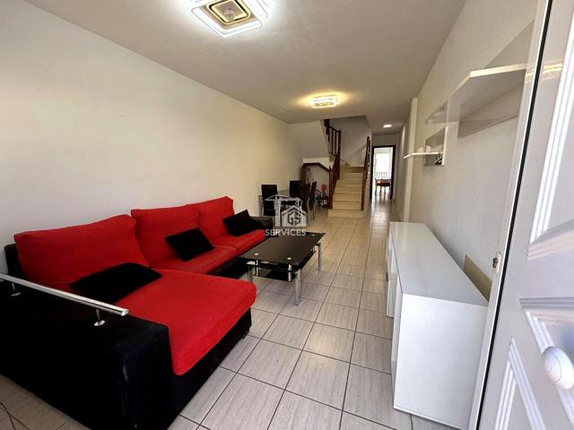 Chalet adosado con terrazas y garaje en Valle de San Lorenzo photo 0