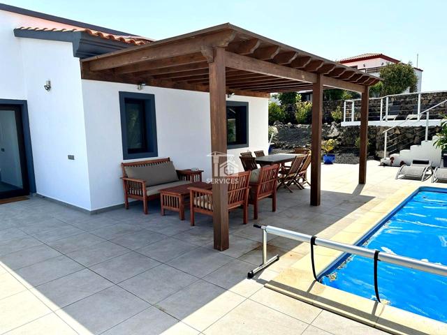 Chalet Independiente en La Oliva photo 0