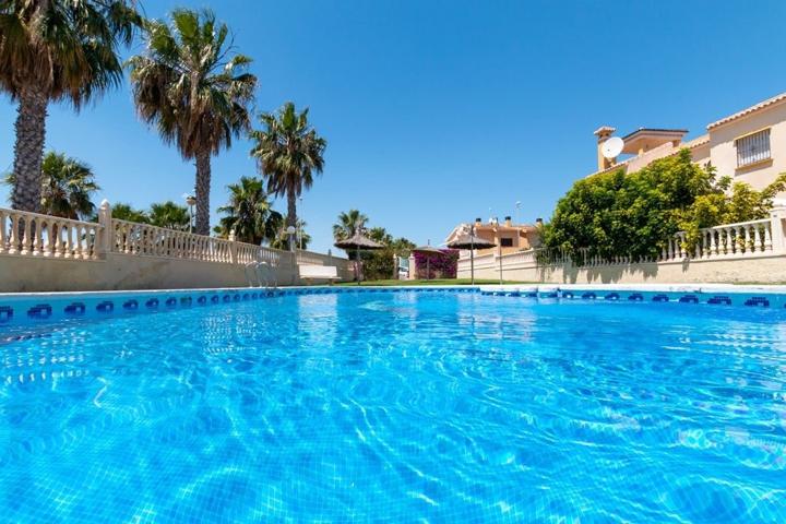 Bungalow en planta alta de 2 habitaciones y 2 baños con solárium, Lomas de Cabo Riog photo 0