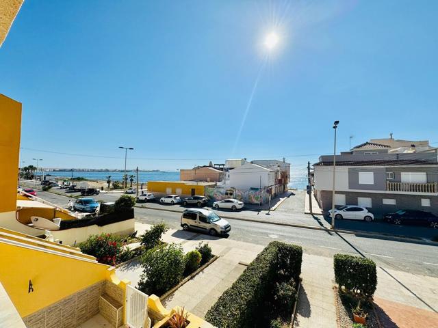 Bungalow en planta alta con 3 dormitorios, 2 bños en zona de Torrevieja photo 0