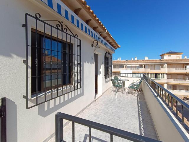 Bungalow de 2 dorm. y 1 baño en planta alta con solarium, a 200 metros del mar, zona La Veleta photo 0