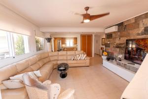 Apartamento con 3 dorm, 2 baños, piscina comunitaria y spa, amplio terraza en zona de Villamartin photo 0