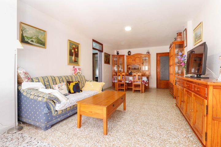 Apartamento de 3 dormitorios y 2 baños , zona Acequion. a 100 metros del mar photo 0