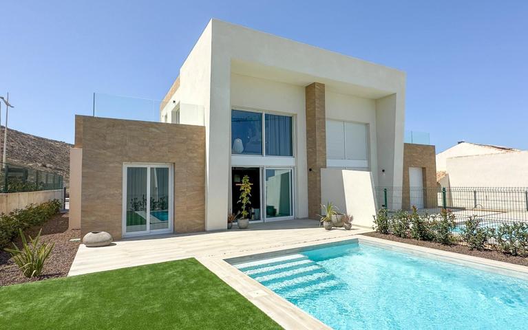 Villas semi-adosadas con piscina privada y garaje, 3 dormitorios y 2 baños, campo de golf, La Finca photo 0