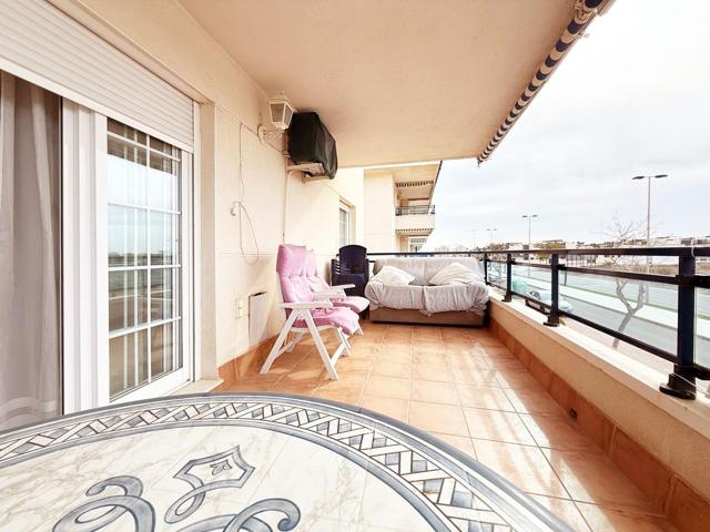 Apartamento con 3 dormitorios 2 baños y trastero en zona de Mil Palmeras (Torre de La Horadada) photo 0