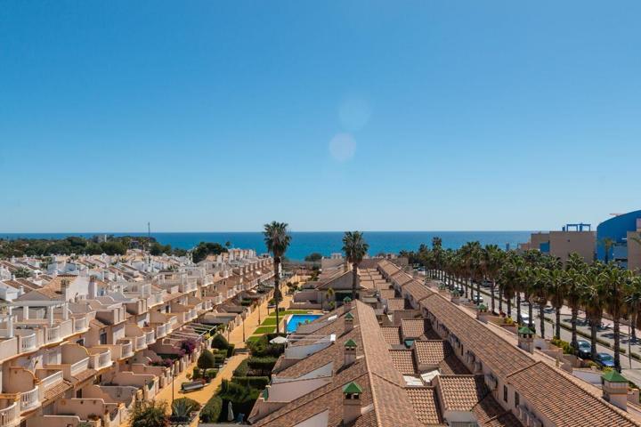 Apartamento con 2 dormitorios, 1 baño con piscina y solarium comunitaria en zona de Cabo Roig photo 0