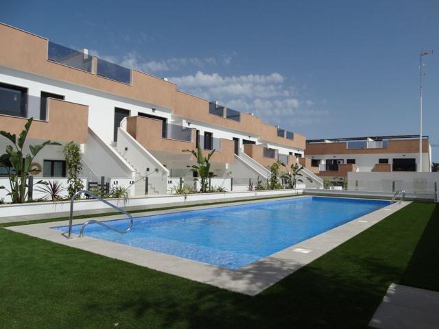Bungalows con 2 o 3 dormitorios, 2 baños, piscina comunitaria y parking en zona Pilar de La Horadada photo 0