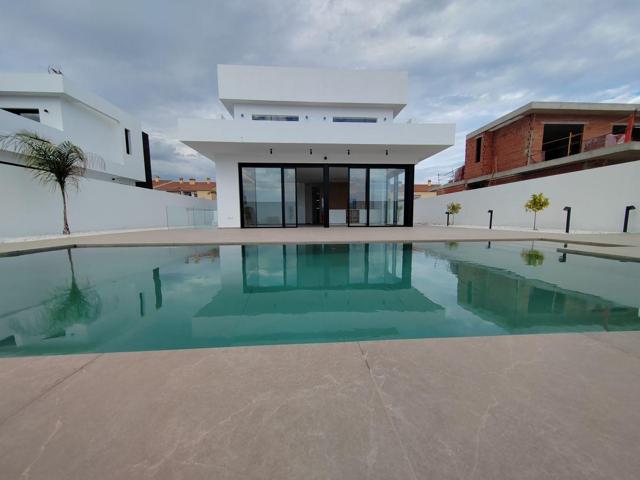 Villas de lujo de 3 dormitorios con piscina, zona de Alicante( San Juan) photo 0