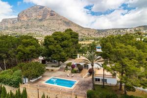 Villa 'El Refugio del Montgó': Un Icono del Lujo Mediterráneo en la Dirección más Prestigiosa de Jávea photo 0