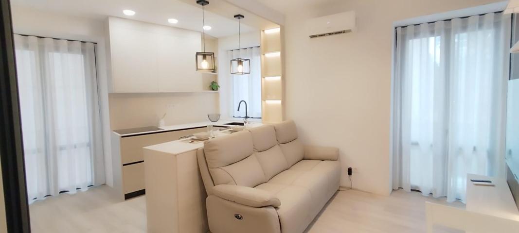 CASA REHABILITADA EN EL CENTRO DE VILANOVA photo 0