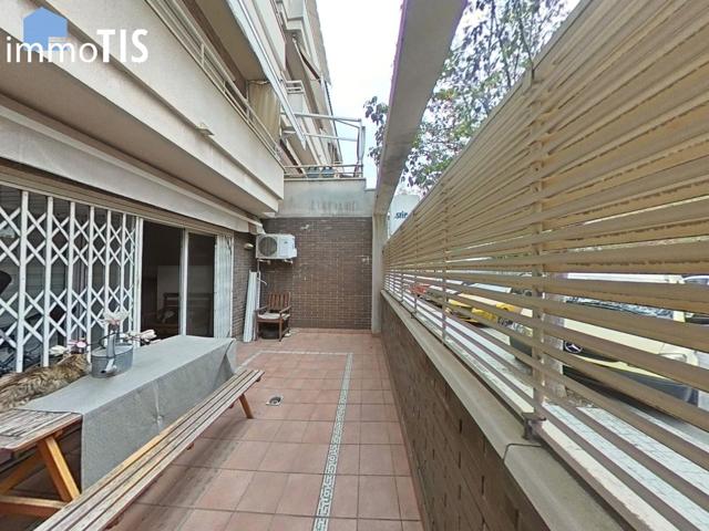 PLANTA BAJA CON PÁRQUING EN VENTA photo 0