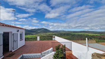 CASA CON MARAVILLOSAS VISTAS EN NOGALES-BADAJOZ photo 0