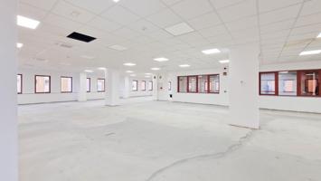 ALQUILER AMPLIAS OFICINAS CÉNTRICAS EDIFICIO MAPFRE BADAJOZ photo 0