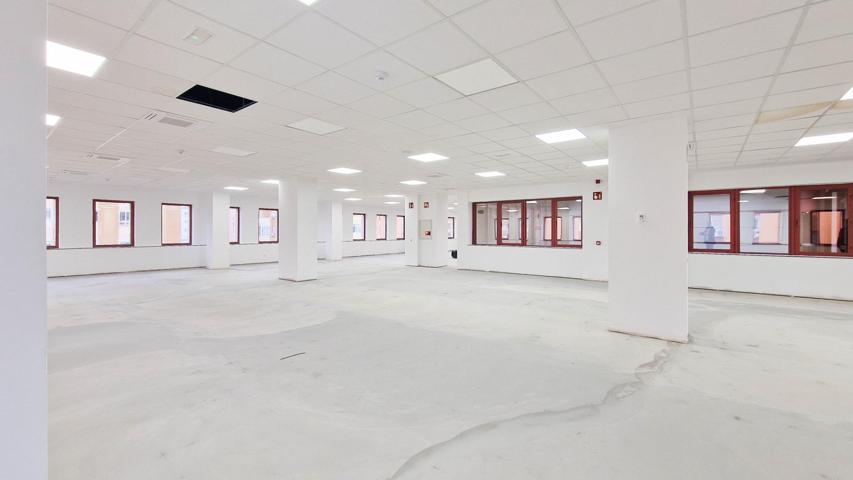 ALQUILER AMPLIAS OFICINAS CÉNTRICAS EDIFICIO MAPFRE BADAJOZ photo 0
