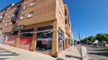 LOCAL ESQUINA EN VENTA AV DAMIÁN TÉLLEZ LA FUENTE CON GARAJE Y TRASTERO photo 0