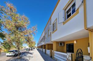 ADOSADO UNIFAMILIAR DE 3 HABITACIONES, 2 BAÑOS, BUHARDILLA, GARAJE Y TRASTERO ZONA RONDA SUR photo 0