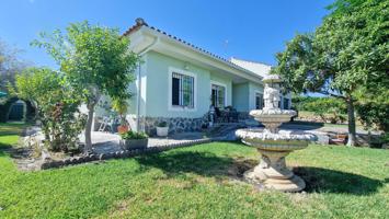 CHALET-CASA EN VENTA EN LA ATALAYA CON 5 HABITACIONES, JARDÍN Y NAVE EN BADAJOZ photo 0