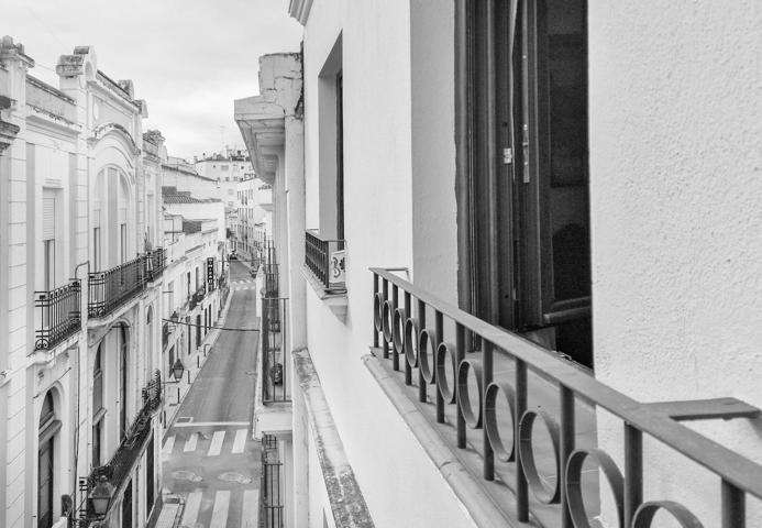 PISO EN VENTA DE 3 HABITACIONES CON GARAJE Y TRASTEROS EN CASCO ANTIGUO photo 0