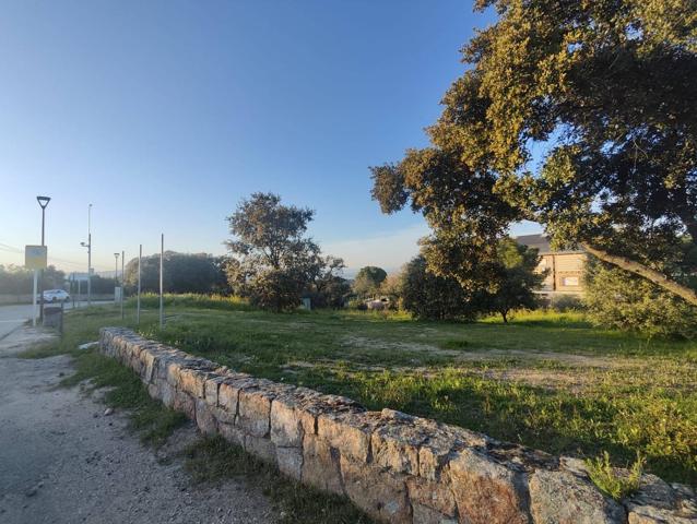 Terreno Urbanizable En venta en Sevilla La Nueva photo 0