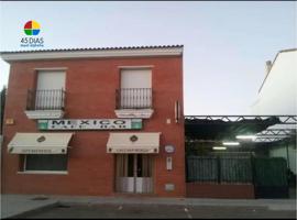 casa esquinera en venta con garaje privado en Montijo Badajoz photo 0