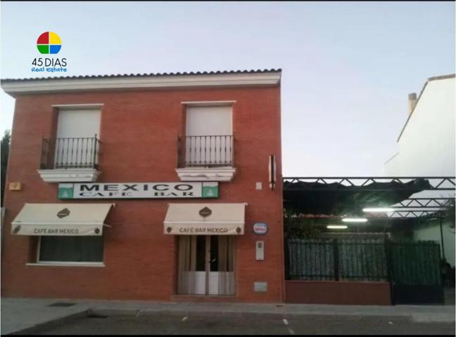 casa esquinera en venta con garaje privado en Montijo Badajoz photo 0