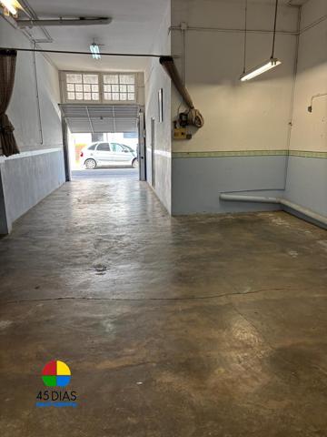 ALQUILER DE LOCAL POLIVALENTE EN CERDANYOLA – IDEAL COMO PARKING PRIVADO, ALMACÉN O TRASTERO photo 0