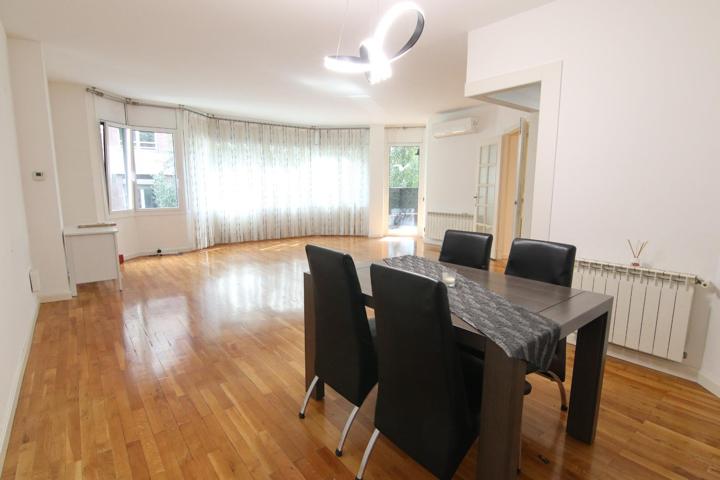 IMPRESIONANTE PISO DE 254 M2 EN EL CORAZÓN DE SABADELL photo 0