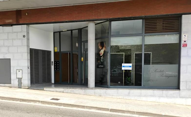 EXCELENTE LOCAL EN TERRASSA photo 0