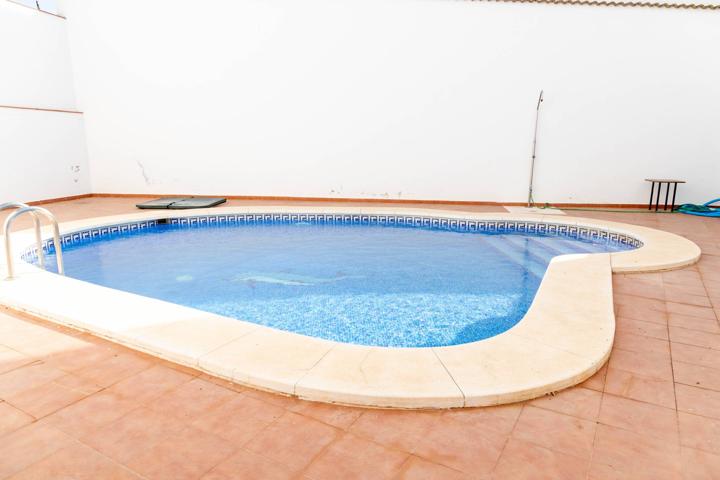 Chalet adosado con piscina photo 0