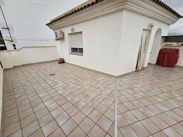 Unifamiliar Pareada En venta en Elda photo 0