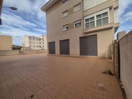 Local En venta en Petrer photo 0