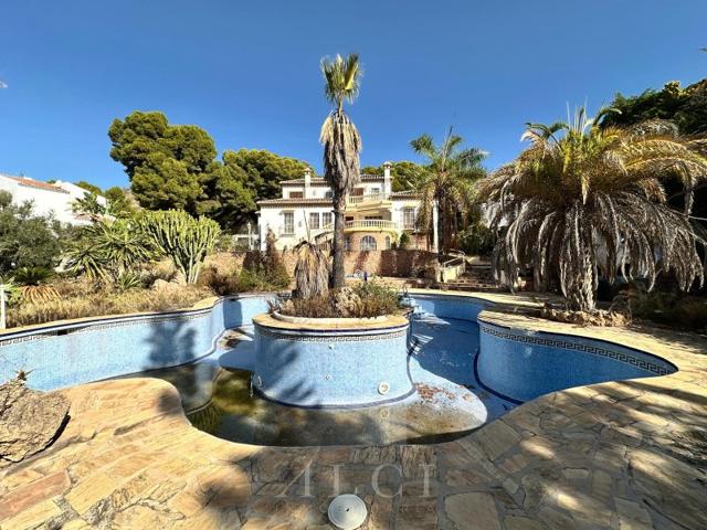 Villa En venta en Nerja photo 0