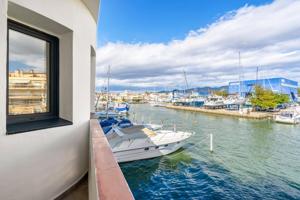 Casa para velero, a 50m de la salida al mar, 4 dormitorios, edificio con ascensor photo 0