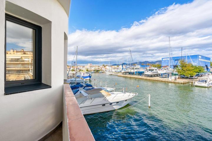 Casa para velero, a 50m de la salida al mar, 4 dormitorios, edificio con ascensor photo 0