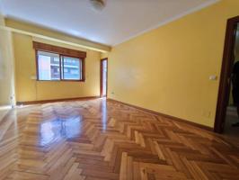 Piso en venta en Camelias-Pi y Margall(36211) photo 0