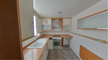 ¡Tu nuevo hogar en Sabadell te espera! Luminoso piso listo para entrar a vivir photo 0