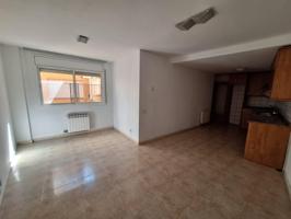 PISO DE 2 HABITACIONES CON PARKING EN ZONA TRANQUILA photo 0