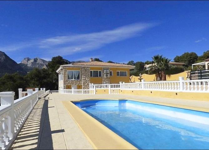 GRAN VILLA DE 6 DORMITORIOS EN POLOP photo 0