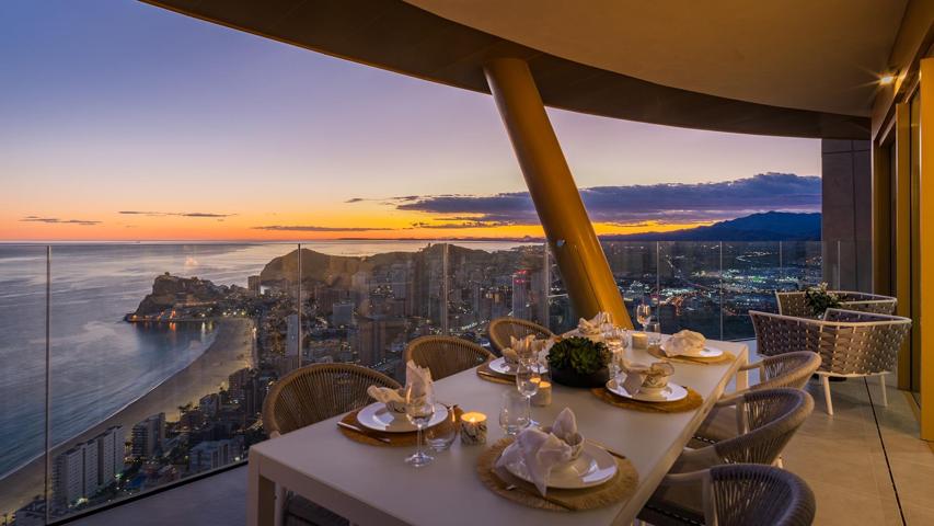 ÁTICOS DE LUJO EN BENIDORM CON INOLVIDABLES VISTAS AL MAR Y A LA MONTAÑA photo 0