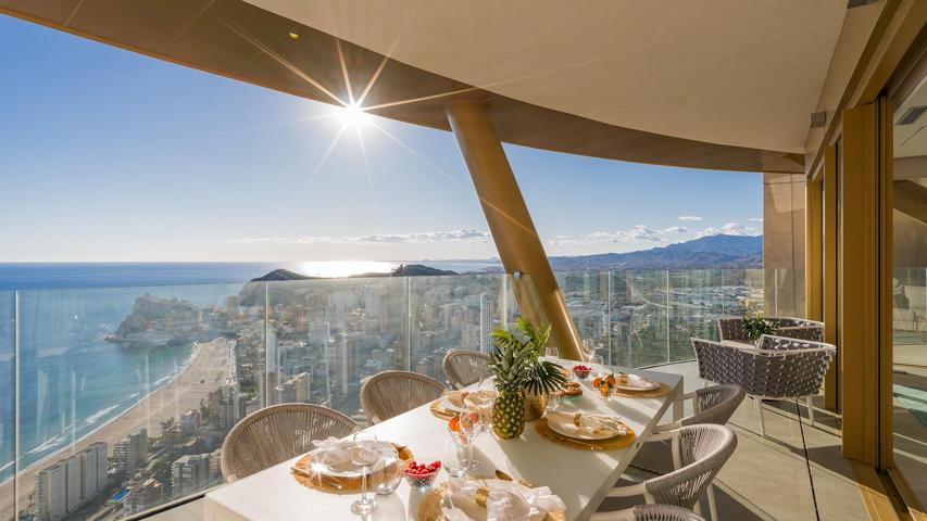 ÁTICOS DE LUJO EN BENIDORM CON INOLVIDABLES VISTAS AL MAR Y A LA MONTAÑA photo 0