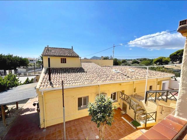 DOS O TRES CASAS EN UNA MISMA PARCELA, CON TERRENO, EN ALTEA CERCA DEL PUEBLO photo 0