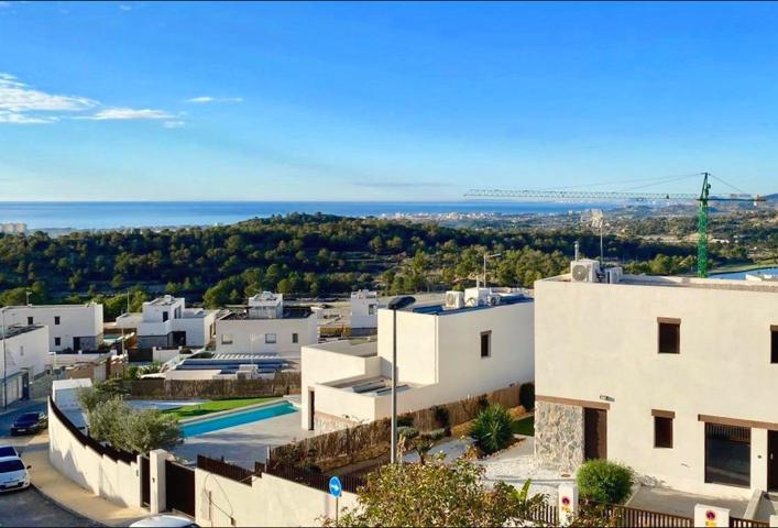 ADOSADO DE ESQUINA EN BALCÓN DE FINESTRAT CON VISTAS AL MAR, PATIO, PISCINA Y PARKING photo 0