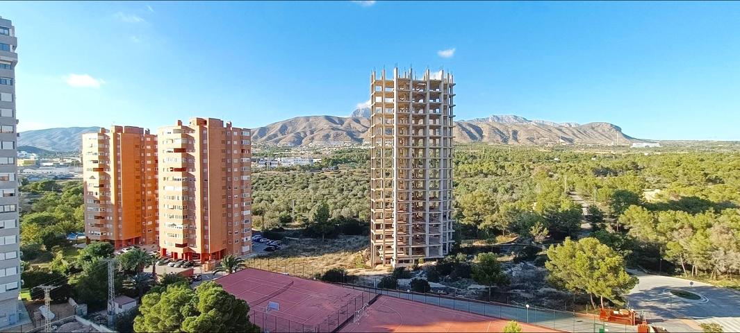MAGNIFICO PISO DE 3 HABITACIONES Y 2 BAÑOS, PARKING Y TRASTERO EN URBANIZACIÓN PRIVADA CON PISCINA photo 0