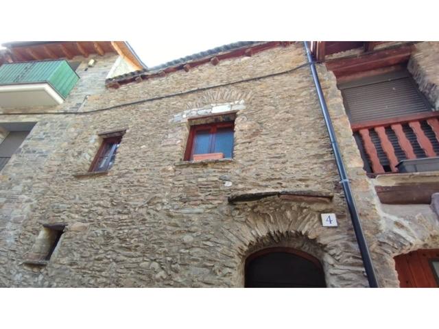 Casa de pueblo en venta en plaza Mayor photo 0