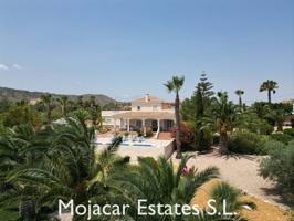 Lujosa Villa de 4 Dormitorios con Piscina y Majestuosas Vistas a la Montaña en venta en Los Gallardos, Almería, Andalucí photo 0