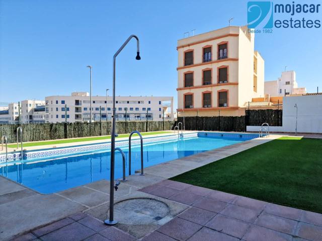 Duplex en un gran complejo en Garrucha, Almería, Andalucía con plaza de garaje subterránea, trastero y piscina photo 0