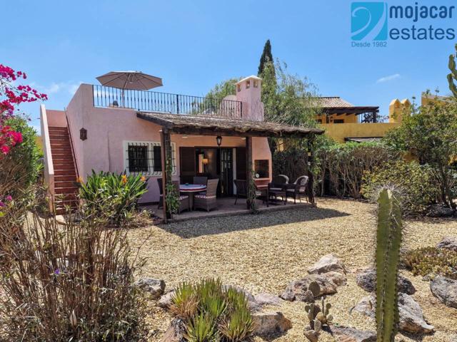 Elegante villa en venta en una sola planta con gran solárium privado con vistas al campo de golf en Desert Springs Golf photo 0