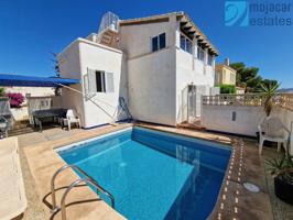 Se Vende Villa Orientada al Sur con Piscina, Garaje y Solarium en Mojacar Playa, Almeria, Andalucia a solo 200 metros de photo 0